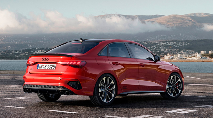 BENTLEY FLYING SPUR V8
• весна V-образная «восьмерка» позволила «Крылатой шпоре» сбросить целый центнер веса. Но 550 сил мало не покажется — до сотни седан разгоняется за 4,1 секунды, а максималка достигает 318 км/ч.AUDI S3 SPORTBACK
• 3-й квартал CHEVROLET SPARK
• февраль Громких новинок в стане Chevrolet массового сегмента пока не ожидается. Но с февраля и апреля существенно обновляются комплектации — в версии LS маленький Spark получит три новые позиции, а в оснащении Nexia LS и Cobalt LS появятся кондиционер и передние стеклоподъемники.HYUNDAI ELANTRA
• январь Седан седьмого поколения отличается эффектной внешностью, более просторным салоном, улучшенной управляемостью, передовыми техническими решениями и доступными ценами — от 1 329 000 до 1 735 000 руб. Кроме трех традиционных комплектаций Base, Active и Elegance в России доступна четвертая — Anniversary, названная так в честь 30-летия модели.ROLLS-ROYCE GHOST
• январь Новинки у самой престижной автомобильной марки мира появляются не то что не каждый год — порой не каждое десятилетие. Скажем, самый младший из роскошных седанов «Роллс-Ройса» выпускали 11 лет. Прошлой осенью состоялась мировая премьера машины второго поколения, а в январе ключи от Rolls-Royce Ghost получат первые клиенты в России. Впрочем, младший отнюдь не означает маленький: колесная база модели превышает три метра, длина составляет 5546 мм, а снаряженная масса, несмотря на широкое применение алюминия, — две с половиной тонны.«ЛАДА» «ЛАРГУС»
• вторая половина года Рестайлинг «Ларгуса» ждали давно. Вместительный и доступный универсал щеголяет осовремененной внешностью и более интересным салоном.KIA PICANTO
• 5 марта Малышу подправили личико — оптика, решетка радиатора, бамперы, новые диски — и повысили уровень безопасности за счет систем мониторинга «слепых зон» и помощи при выезде с парковки задним ходом. Комплектаций тоже добавили: теперь их пять, в том числе новые Style и GT Line со спортивным дизайн-пакетом. Из изменений в салоне — 8-дюймовый экран новой мультимедийной системы и новая приборная панель Supervision с 4,2-дюймовым цифровым TFT-дисплеем высокого разрешения. А стоит «Пиканто» от 819 900 до 1 114 900 рублей.TOYOTA GR-SPORT
Линейка японской марки пополнится версиями GR-Sport, которые отличаются яркими спортивными акцентами в экстерьере и интерьере. Первыми моделями серии станут Corolla и C-HR.SKODA OCTAVIA
• 1-й квартал Первые машины четвертого поколения серии NX поступили к дилерам в середине прошлого года. А в нынешнем чехи расширят линейку двигателей — у «Октавии» появятся бензиновые «четверки» 1.6 MPI и 2.0TSI.KIA CARNIVAL
• первая половина года Смелое решение — вывести на рынок полноразмерный минивэн, когда такие машины почти полностью исчезли в России. Но корейцы рассчитывают, что дизайн, который придает просторному переднеприводному автомобилю сходство с кроссовером, и выгодная цена (от 2 599 900 руб.) послужат приманкой для покупателей.VOLKSWAGEN CADDY
• вторая половина года Каблучок пятого поколения, построенный на платформе MQB, появился на свет в прошлом феврале, поступил в продажу в ноябре, но до нас, похоже, доедет не раньше осени.MERCEDES-MAYBACH S-CLASS Z223
Семь лет стоял на конвейере флагман модельного ряда, а значит, пришло время выпускать машину нового поколения. Правда, внешне 223-й не слишком отличается от серии W222. Зато внутри немцы обещают технологическую революцию. Одновременно стартует и самая роскошная версия с престижным шильдиком «Майбах».AUDI A3 SPORTBACK
• 1-й квартал AUDI A3 SEDAN
• 1-й квартал AUDI S3 SEDAN
• 3-й квартал