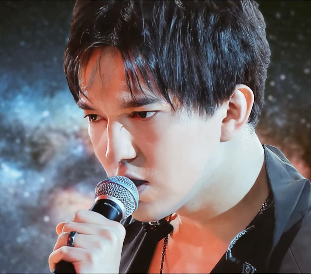 димаш на ютубе с переводом