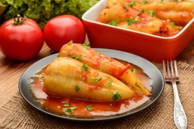 Перец фаршированный морковью 