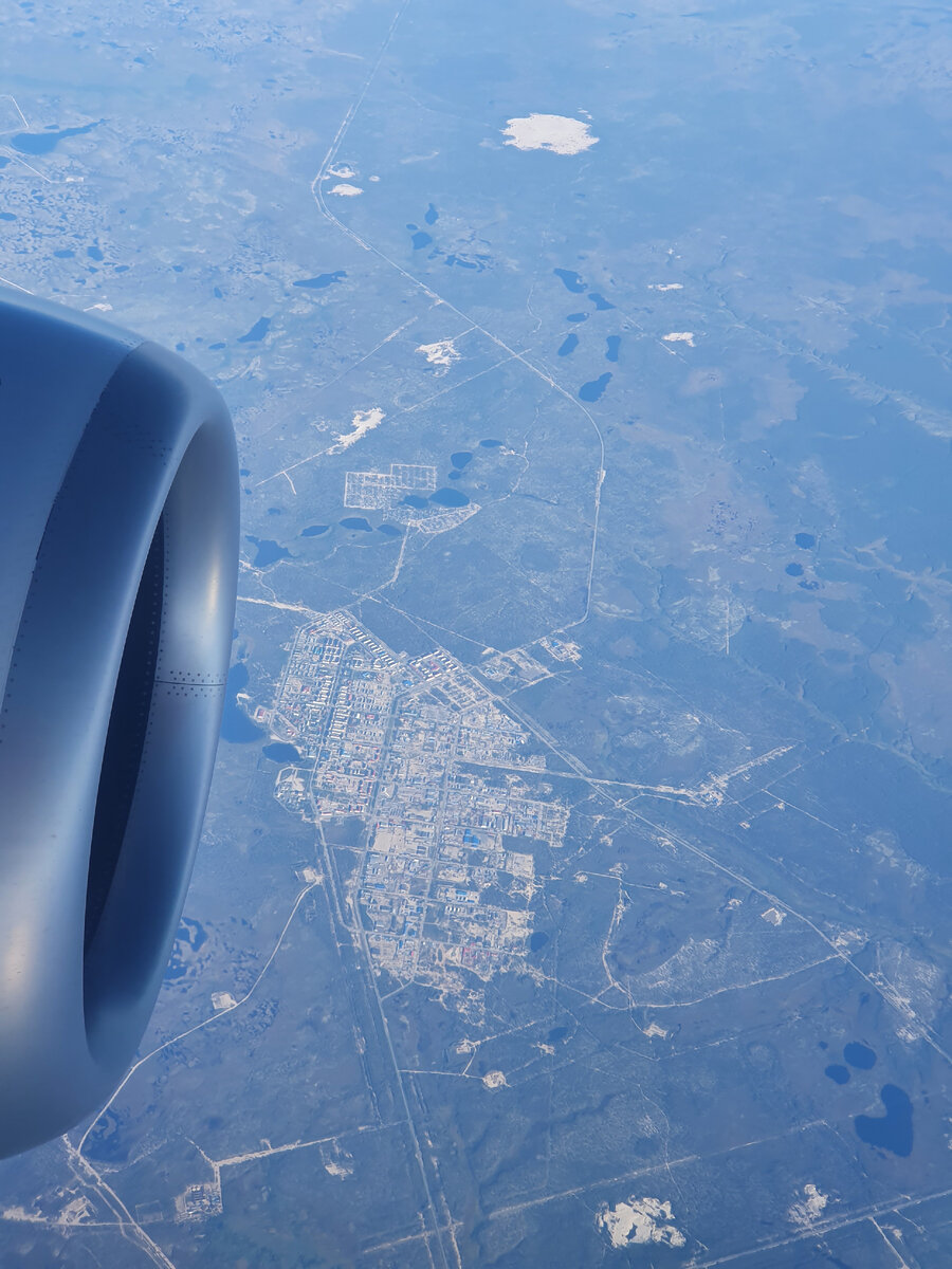 Город Муравленко из окна самолета. Июль 2021 г.