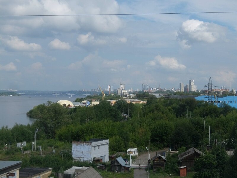 И сам ж/д мост над Камой, по которому мы едем, является достопримечательностью. Ему более 120 лет. Он запечатлён ещё на фотографиях Прокудина-Горского и сыграл символическую роль в Гражданской войне.