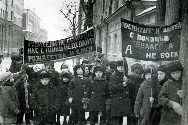 Демонстрация детей против рождества. 1929 годФото: Public domain