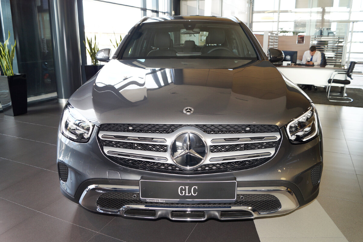 Mercedes-Benz GLC 200 4MATIC Рестайлинг вид спереди