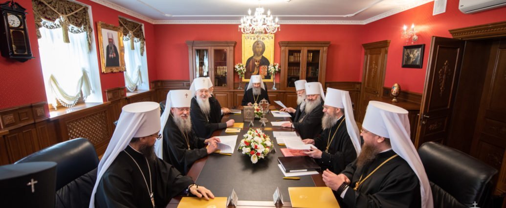 Священный синод Украинской Православной церкви