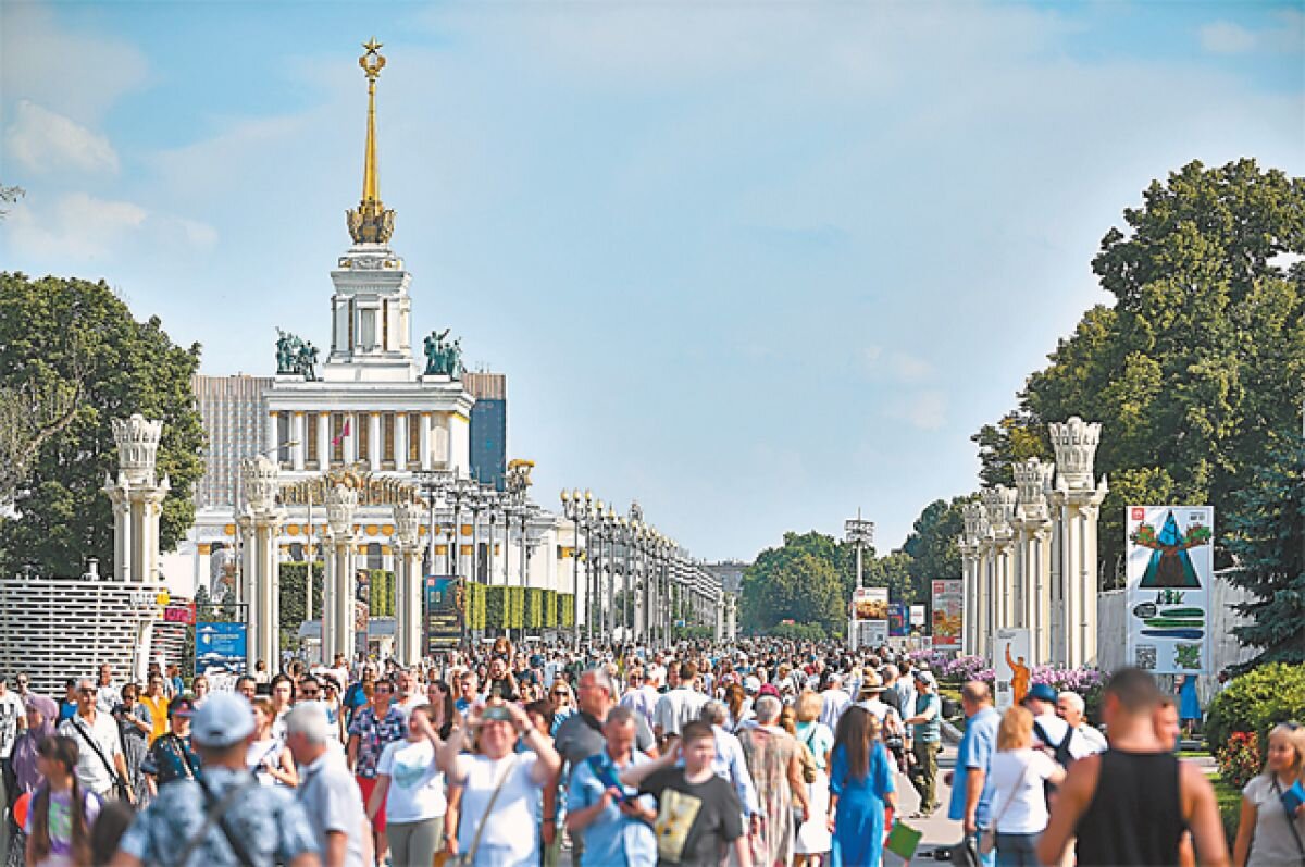    Из 9 млн путешественников, посетивших Москву с начала года, 8,3 млн россияне.