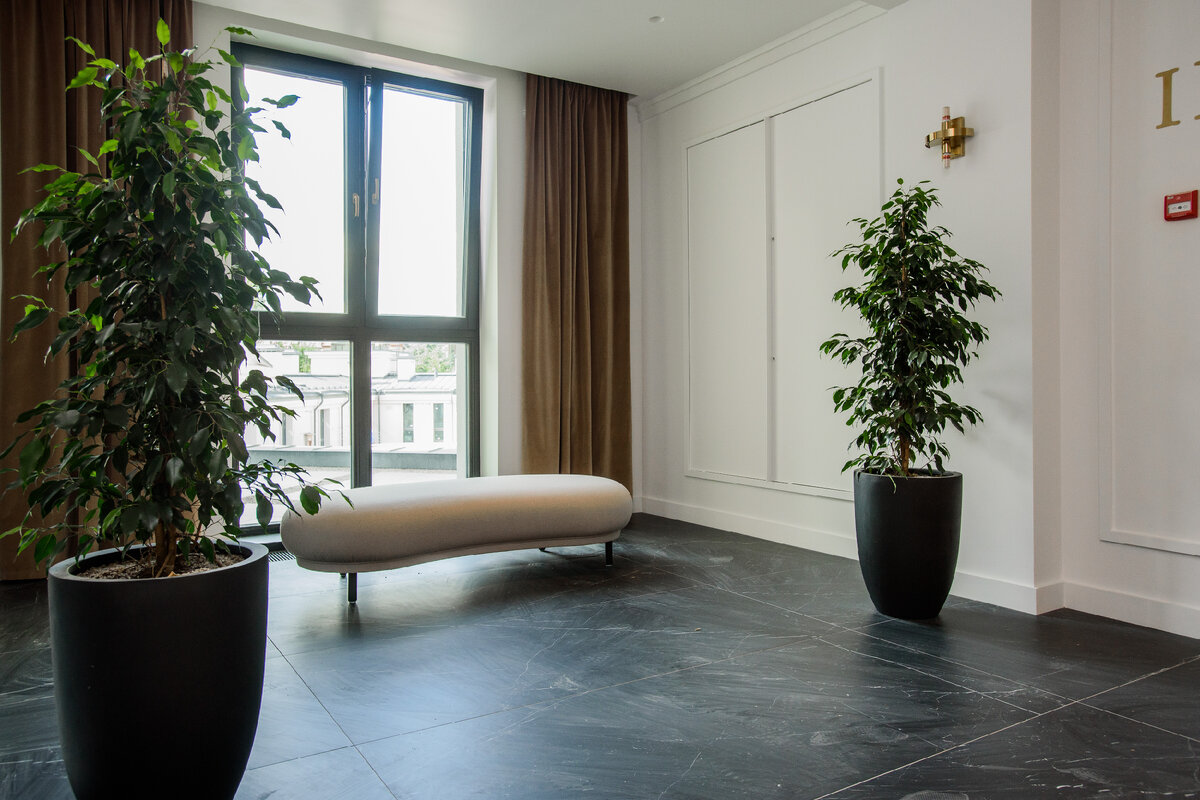 В доме идут финальные работы по благоустройству. 