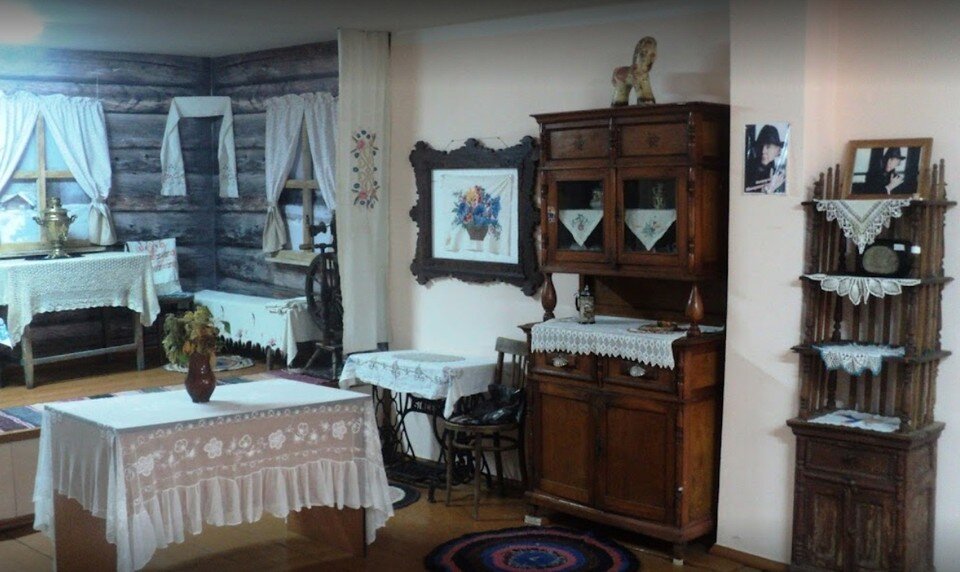     Директор музея рассказала о экспонатах, которые сгорели в здании. Фото: музей Иннокентия Смоктуновского