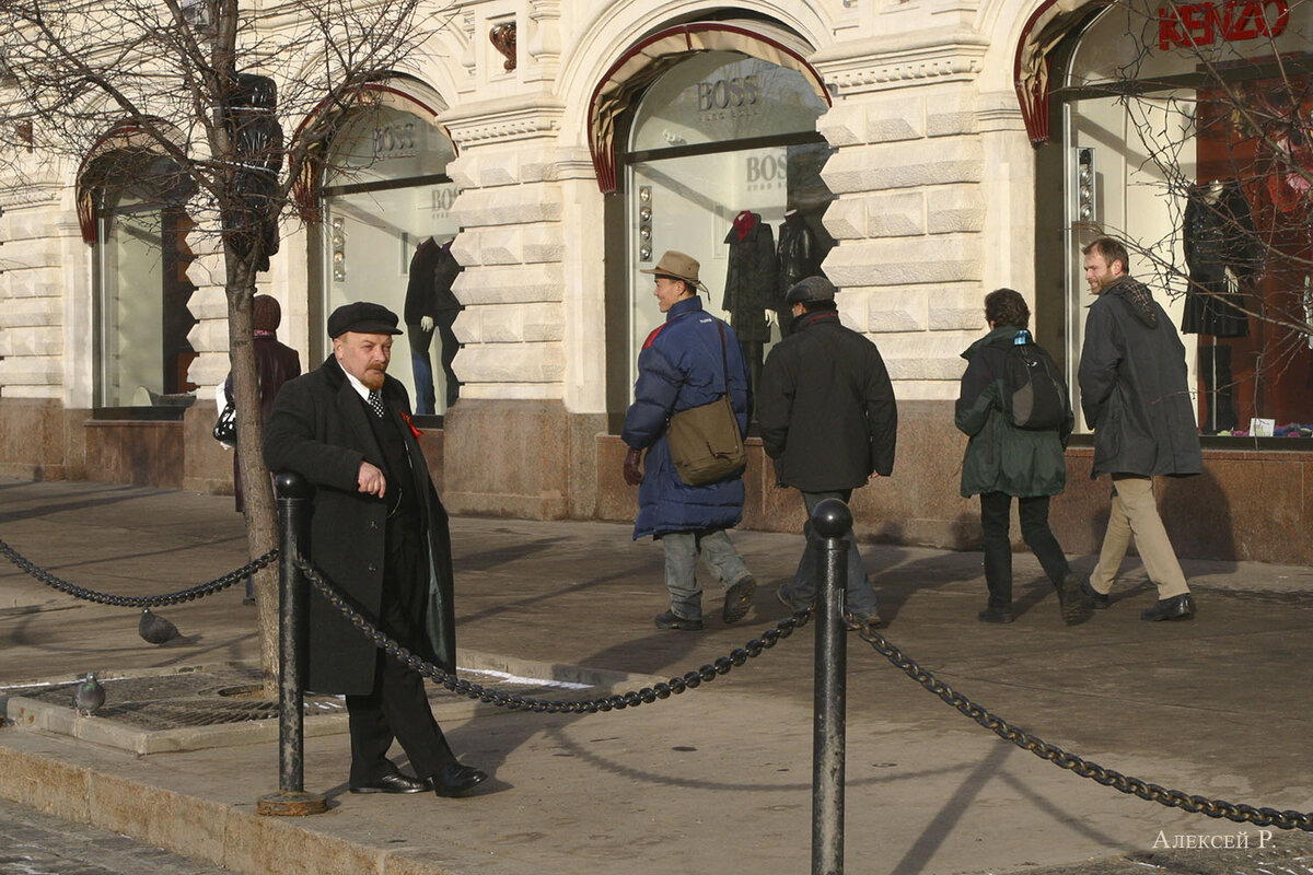Ленин на отдыхе, январь 2005.  Canon EOS D60; EF 28-70/2,8 L (50 mm); 1/500; f/9; ISO 400