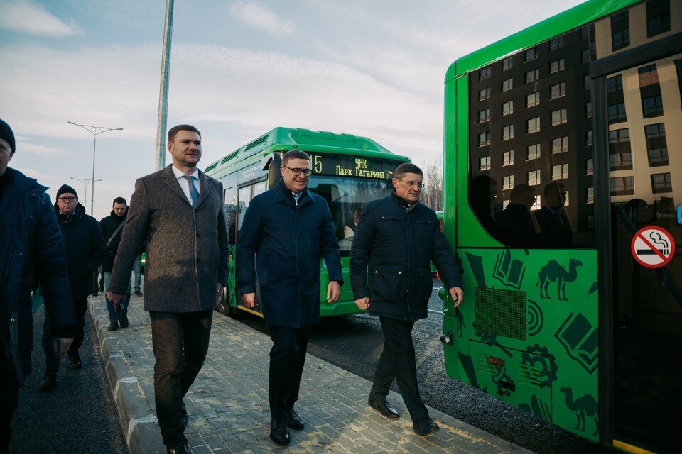     Автобусы с новой начинкой принял губернатор Алексей Текслер Егор ИВЛЕВ