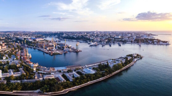    Губернатор Развожаев: неизвестный предмет у берегов Севастополя оказался не миной Егор Ильяшов