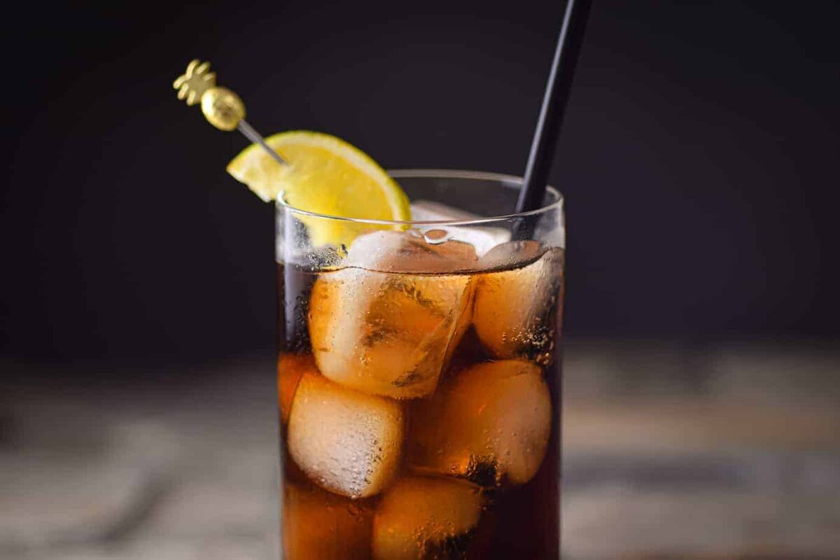 Лонг айленд ти. Лонг Айленд. Лонг Айленд Энерджи. Long Island Ice Tea. Холодный чай из Лонг Айленда.