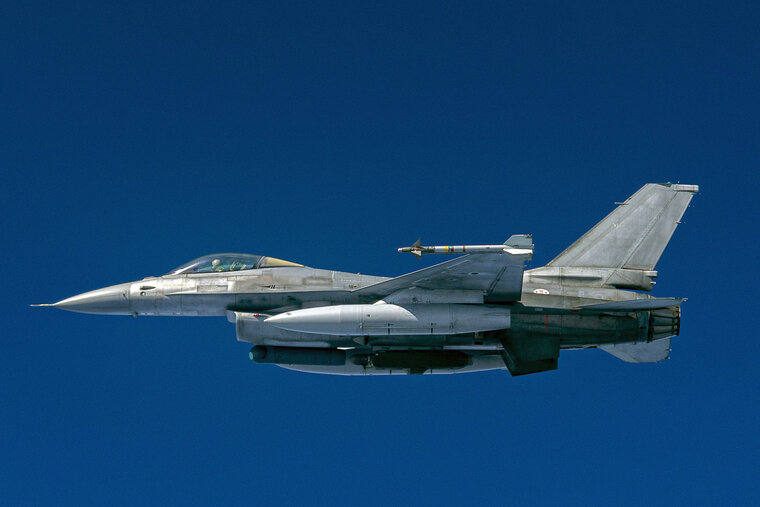    На Украине будут обучать летчиков управлению истребителями F-16