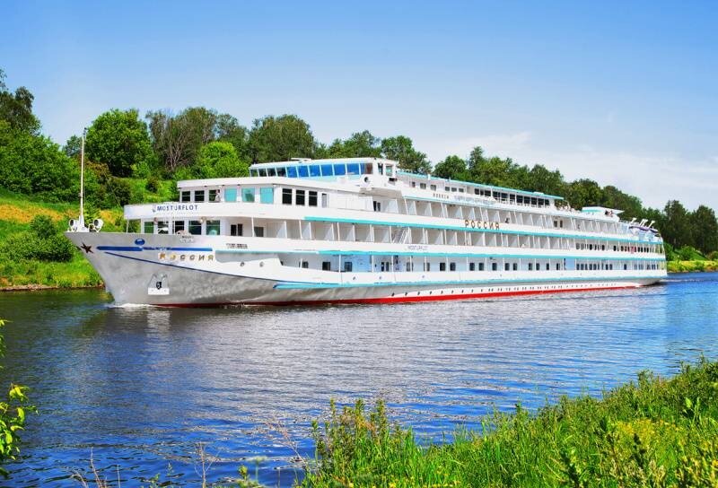 Теплоход "Россия"