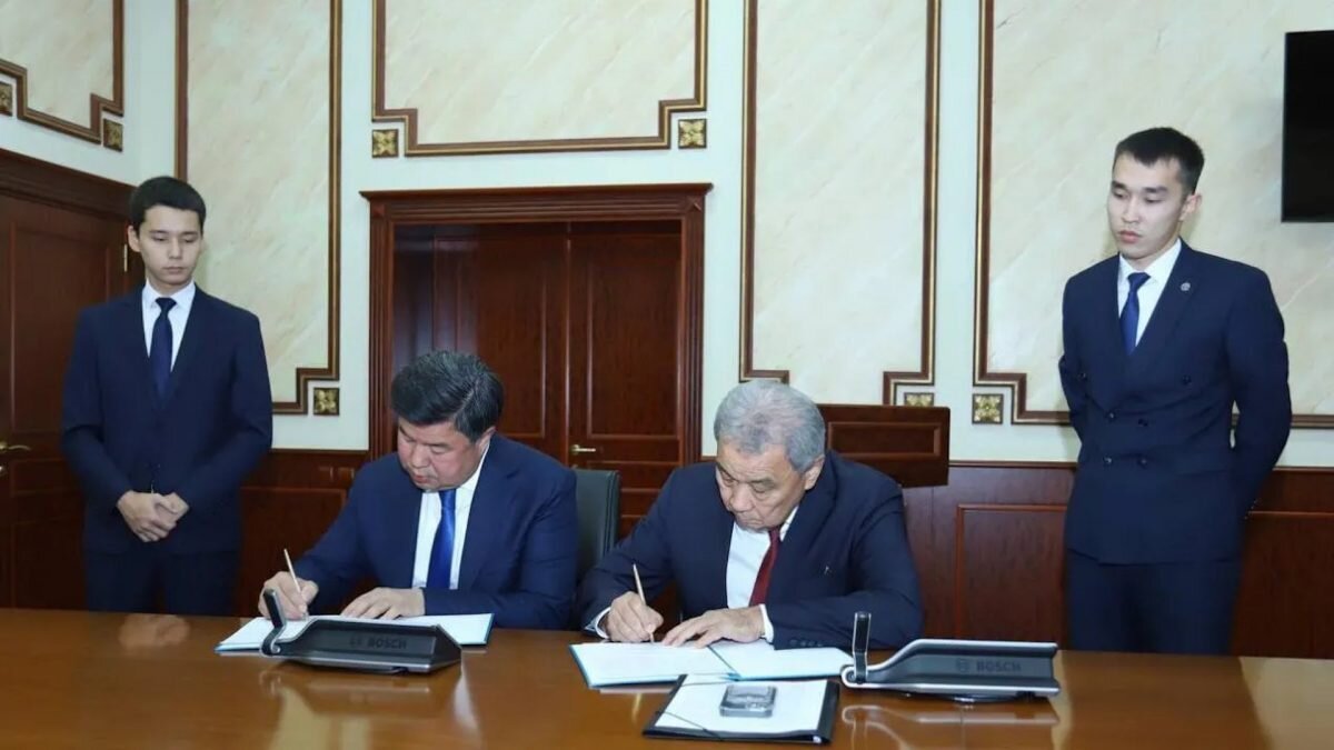    Фото: Gov.kz Август Макаров