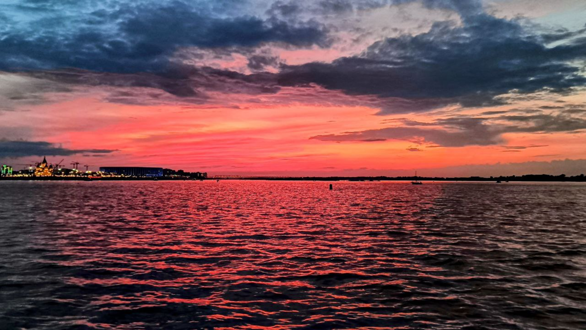 Закат на Волге. Без фильтров! Муж фотографирует для моих постов:)