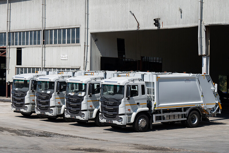 Подрядчик использует в городе 105 единиц техники, недавно автопарк предприятия усилили пятью новыми автомобилями. 