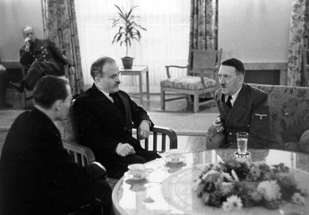 Гитлер, Молотов и Риббентроп. Берлин, 1939 год