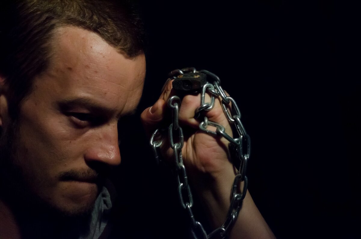 Тайны ребенка и душевные раны. Как тяжелое детство повлияло на взрослую жизнь.