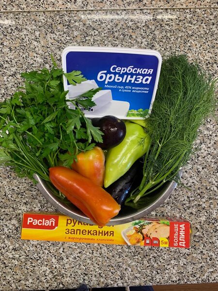 Как приготовить сытный салат из овощей с сыром