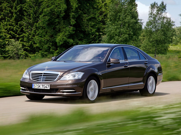 W221