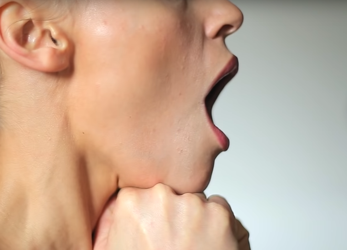 Упражнения против второго подбородка