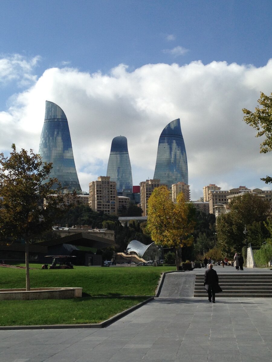 Flame Towers. Визитная карточка города.