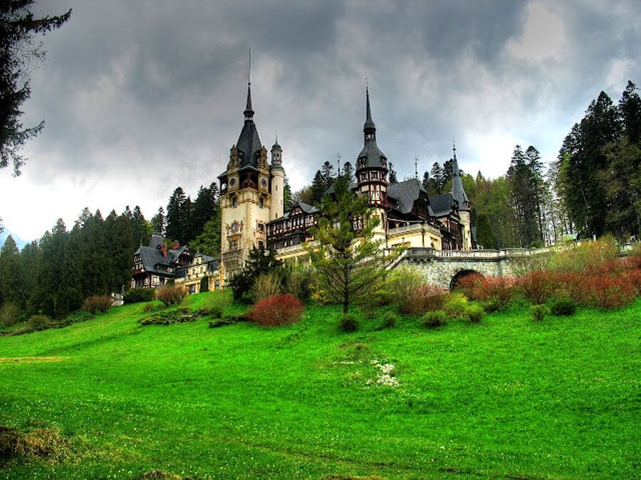 https://krasivye-mesta.ru/img/Cathedral-in-Romania.jpg