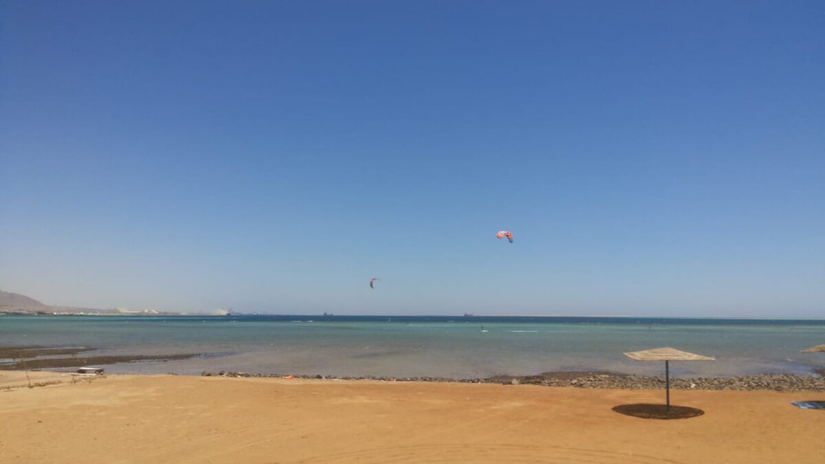 Один из частных пляжей на Красном море