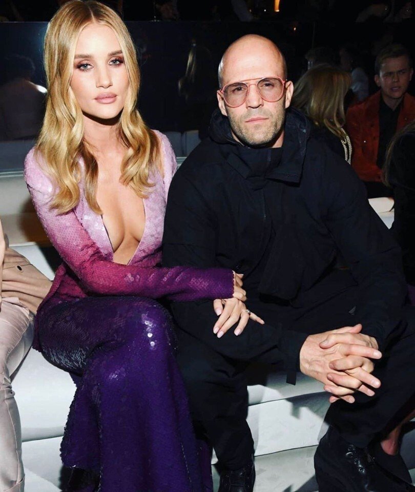 Джейсон Стэтхем и его супруга на показе Tom Ford.