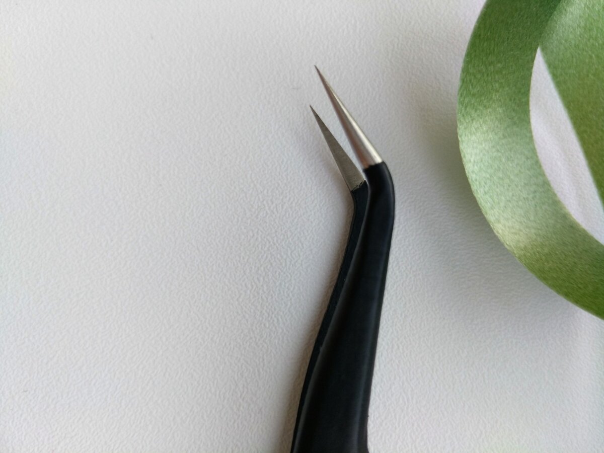 Антистатический изогнутый пинцет для наращивания ресниц CC Lashes ESD-15 - отзыв. Фото автора.