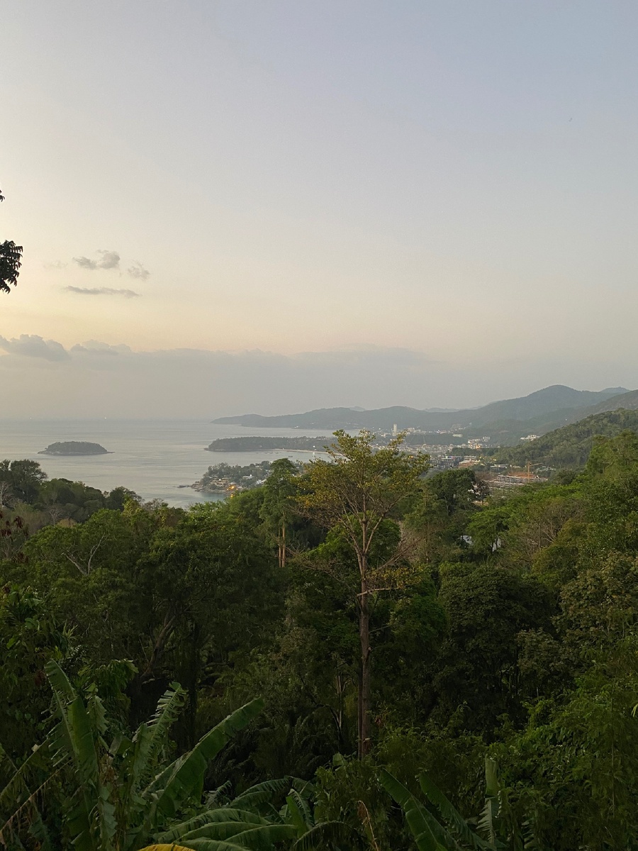 Вид на Патонг