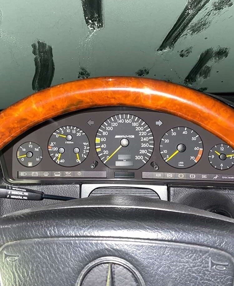 Автомобиль сохранился  в идеальном состоянии...