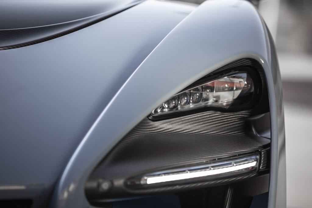 Дизайн фар McLaren Senna позволил не только увеличить диапазон дальнего света, но и добиться выигрыша в аэродинамике