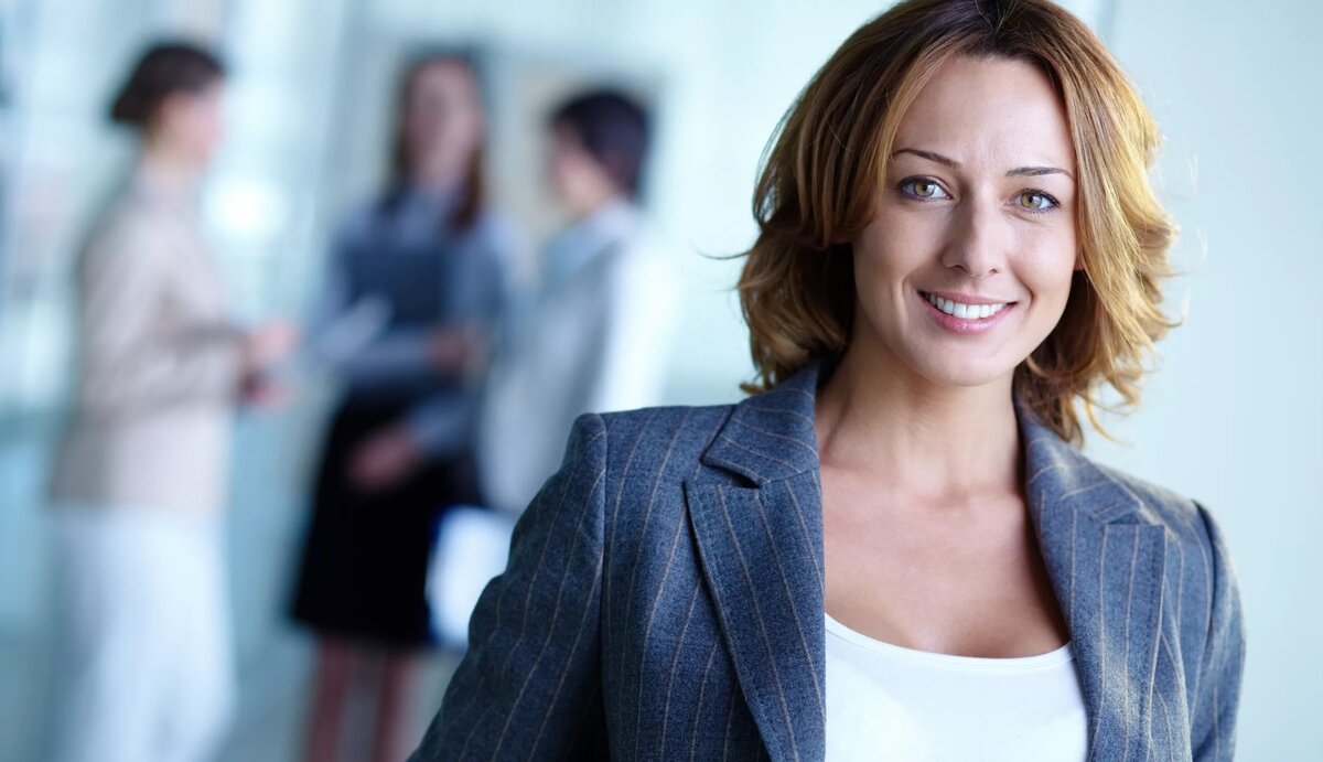 Женщины более внимательно и заботливо относятся к своим подчиненным