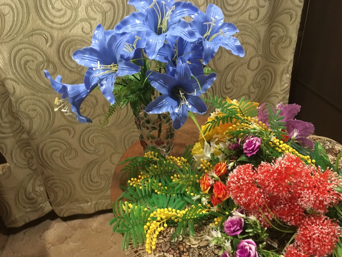 Эти цветы никогда не завянут, хотя свой срок жизни есть и у них