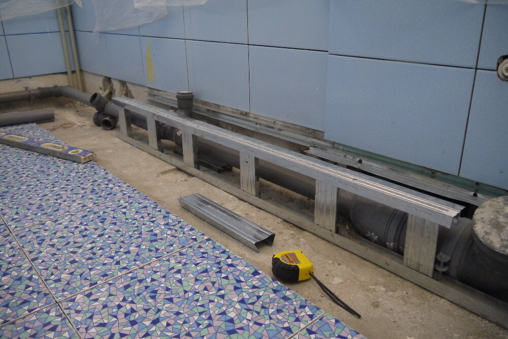 Как укладывать плитку на пол