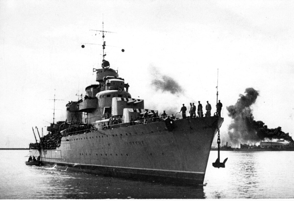 Лидер "Ташкент" с башнями Б-2-ЛМ, 1941 год