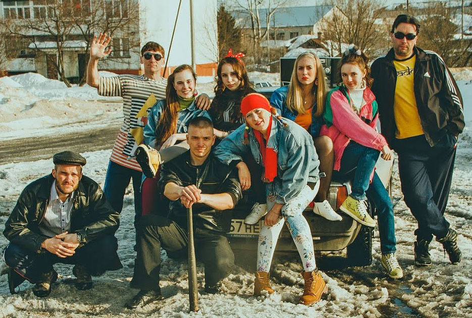 Девчонки - пацаны 90-х - YouTube youtube.com