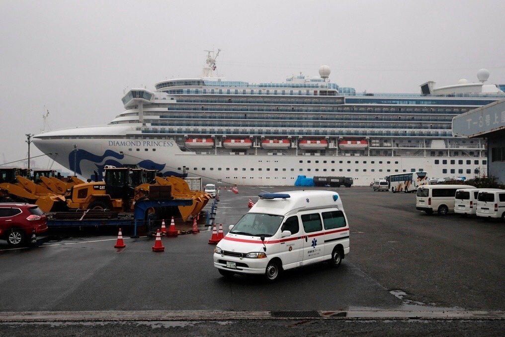 Бедные люди стали заложниками на лайнере. Источник: Яндекс. Фото
