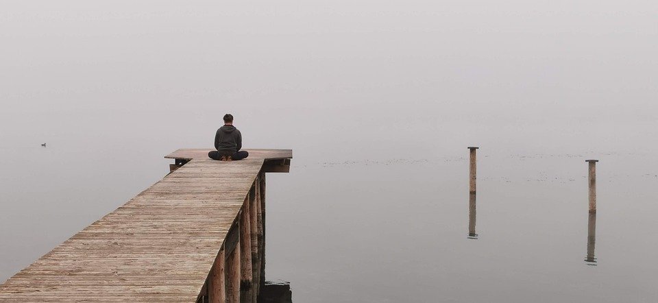 https://cdn.pixabay.com/photo/2020/02/26/15/19/meditation-at-the-lake-4882027_960_720.jpg