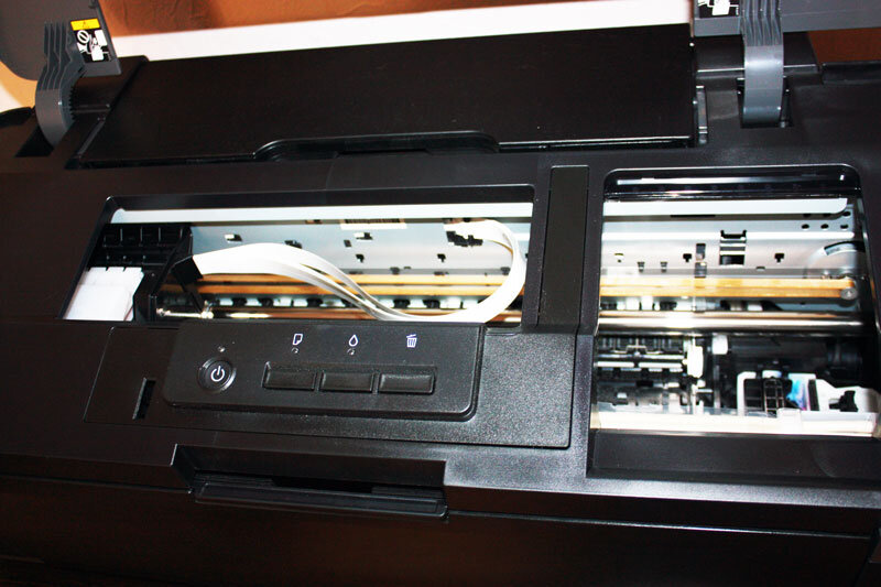 Фото 2. Печатающая каретка принтера сдвинулась влево