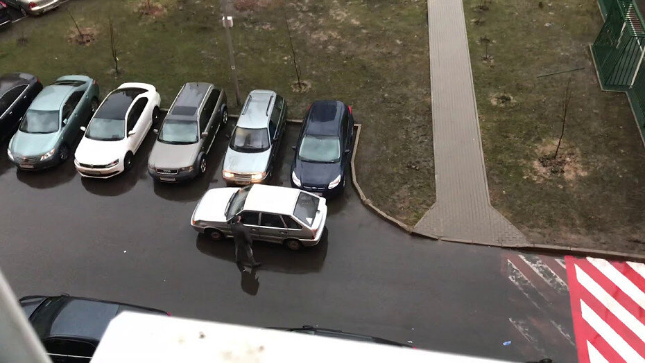 Оставил машину на парковке возле магазина, а когда вышел, оказалось что проезд заблокирован, без паники, рассказываю как выехать