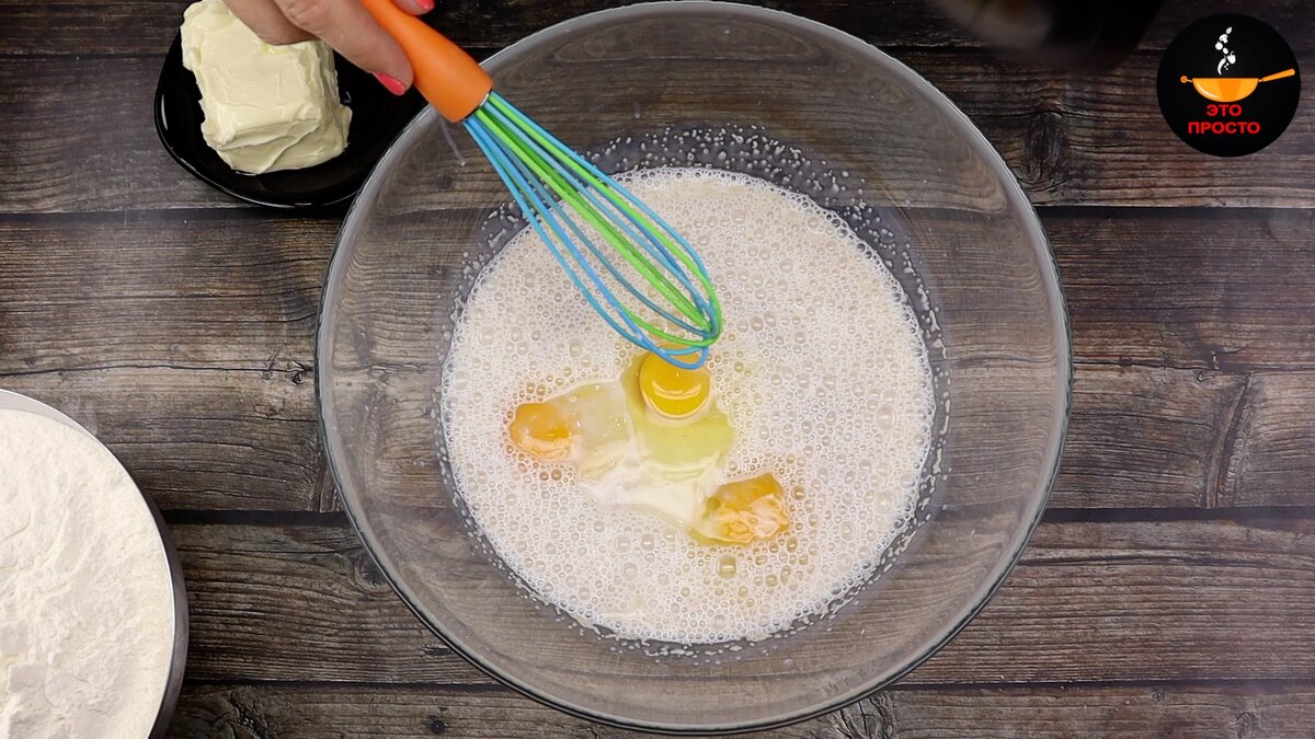 Молоко должно быть тёплое, приблизительно 35 градусов.