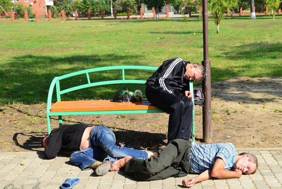 Мужики, а зачем мы это всё делаем, а?