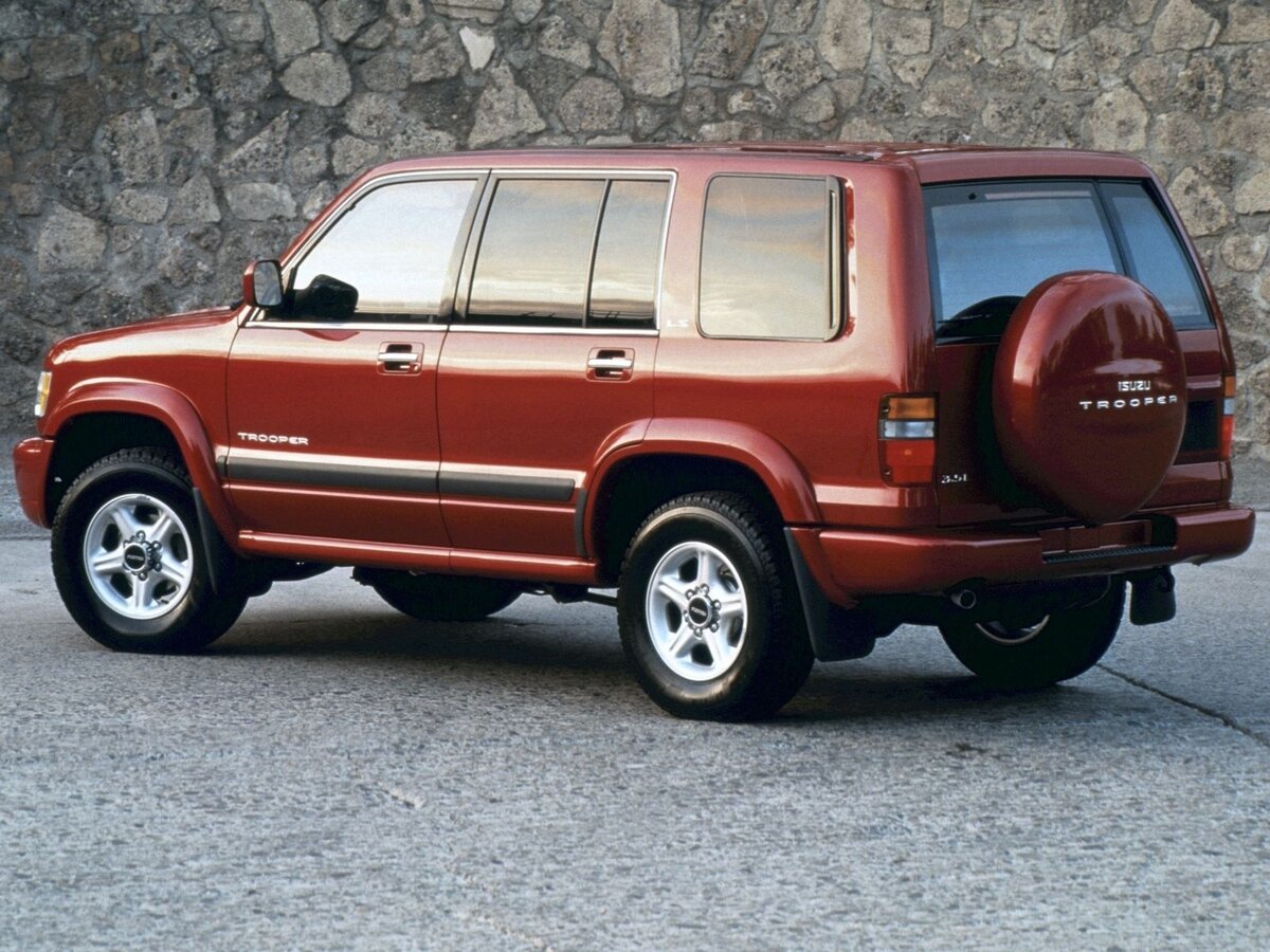 ISUZU Trooper 2 поколения, 1998–2002. Фото: isuzu.co.jp / autowp.ru