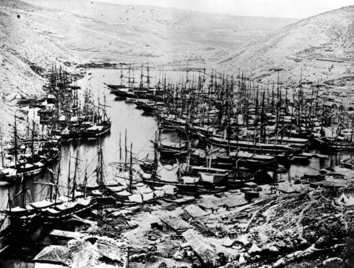  Союзный флот в Балаклавской бухте / Как Вам количество кораблей?