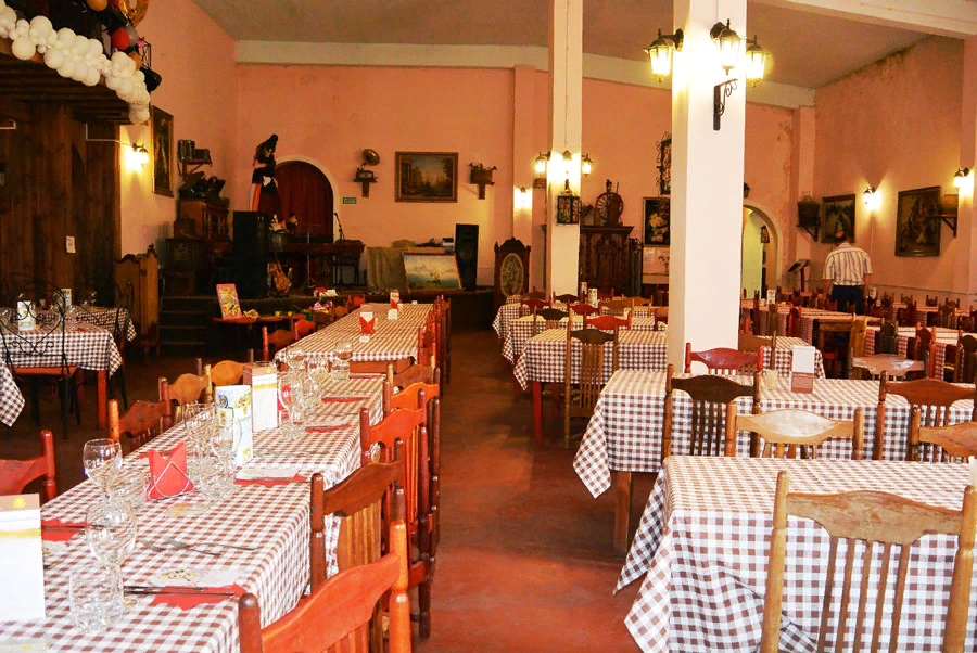 Зал для дегустаций. Фото автора