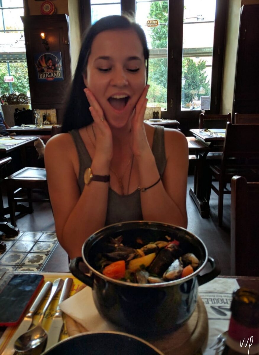 в Белгии мидии чаще всего подают вот в таких кастрюльках 