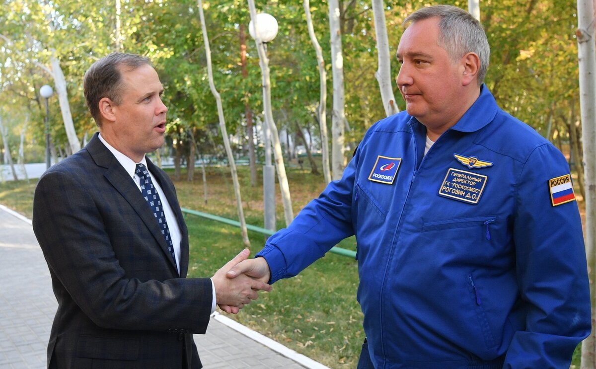 Рогозин считает, что российские предприятия не сотрудничают с военной отраслью