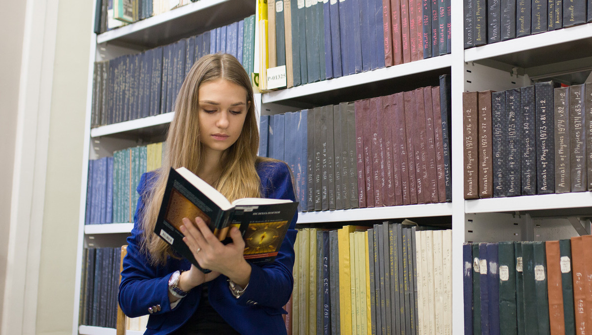 Издание подготовлено большим авторским коллективом. Фото: пресс-служба УрФУ